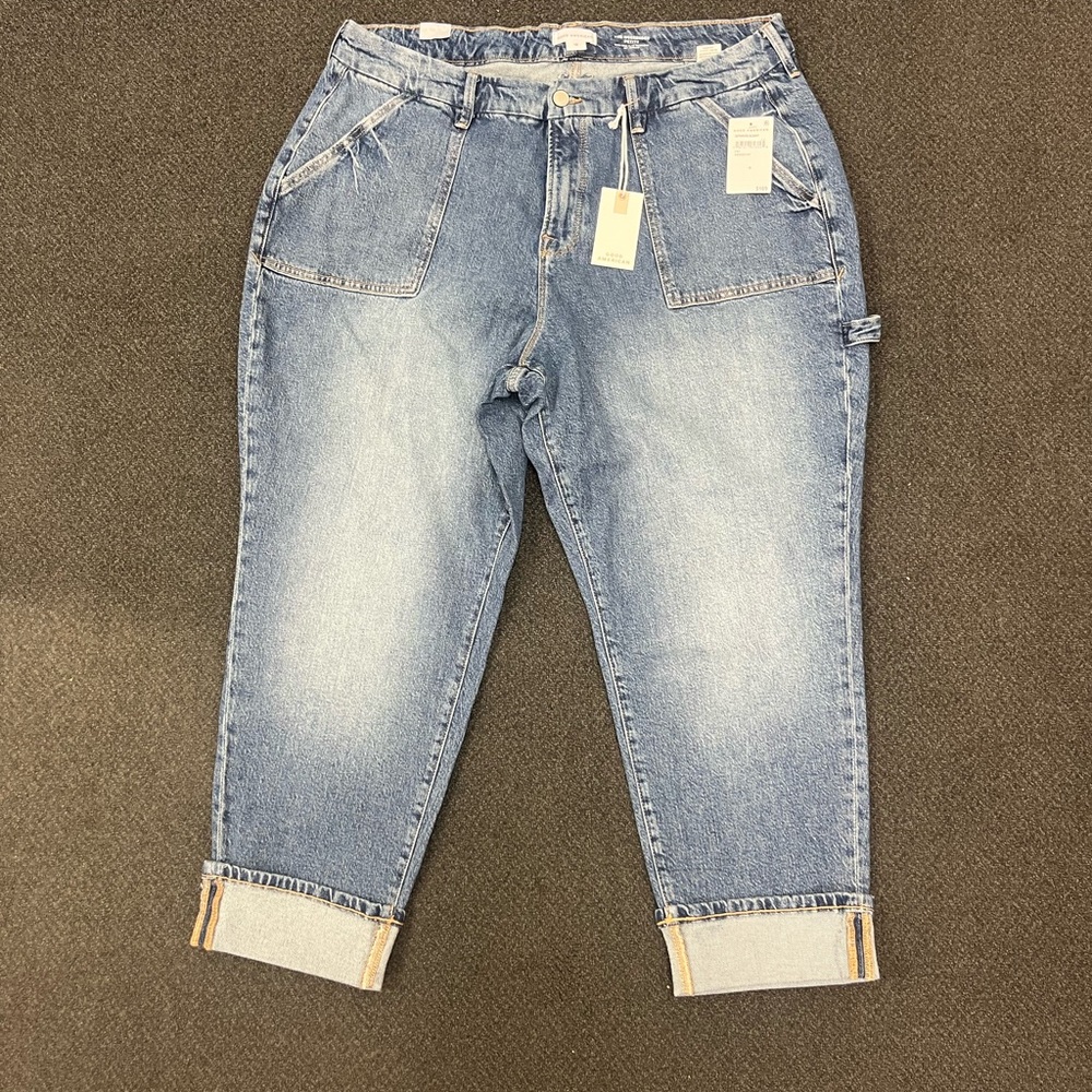 Good American Weekender Petite Blue Jeans